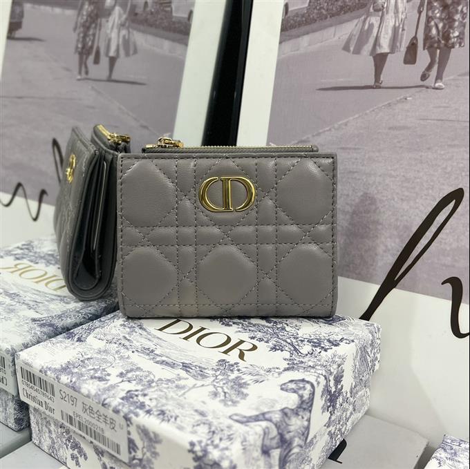 2025228Y 220P182144736